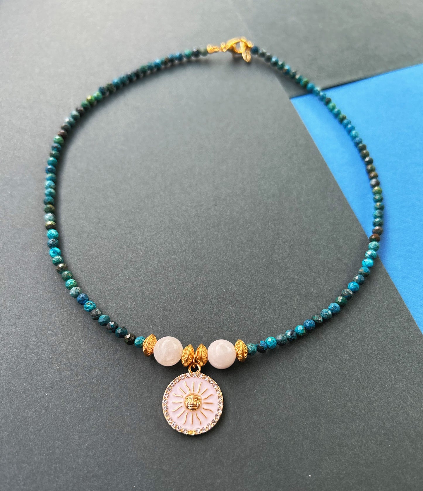 Glow Up Necklace - Blue apatite & Moonstone