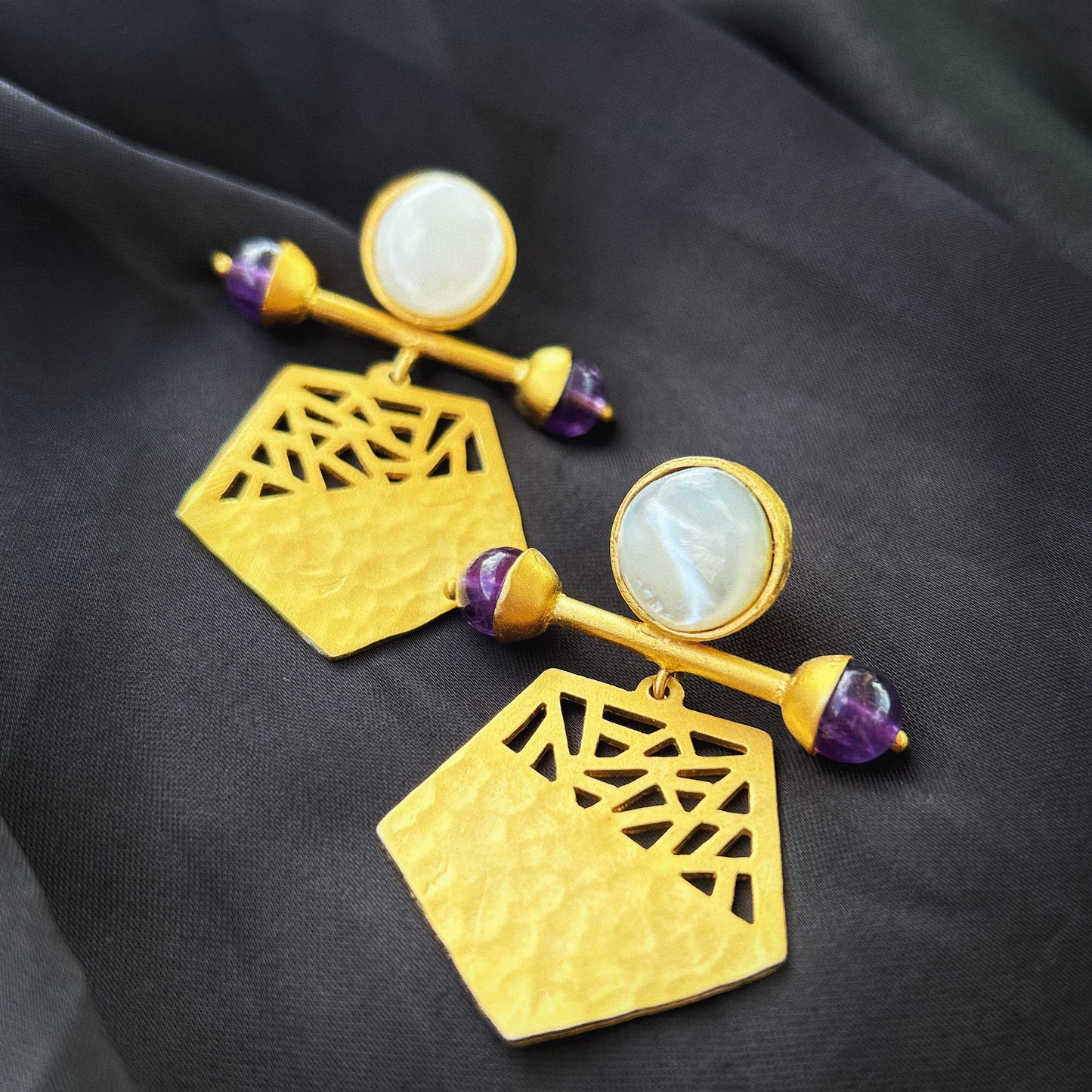 Savia Earrings In natural Amethyst
