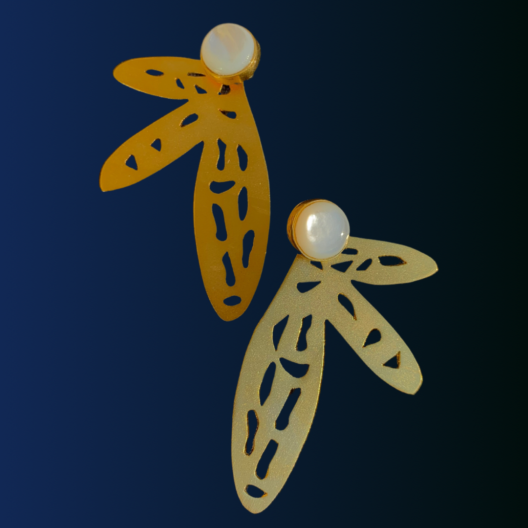 Roslyn Earrings in Natural Mother of Pearl