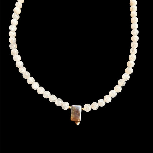 High-Grade Natural Moonstone & Baroque Freshwater Pearl

Energy: Intuition
