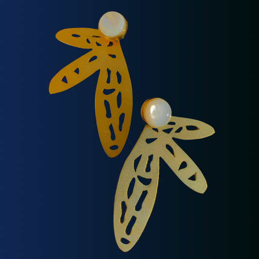 Roslyn Earrings in Natural Mother of Pearl